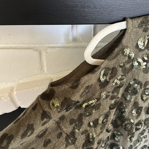 INC leopard print, olive green sweater. Cold shoulder, size S. - Picture 3 of 6